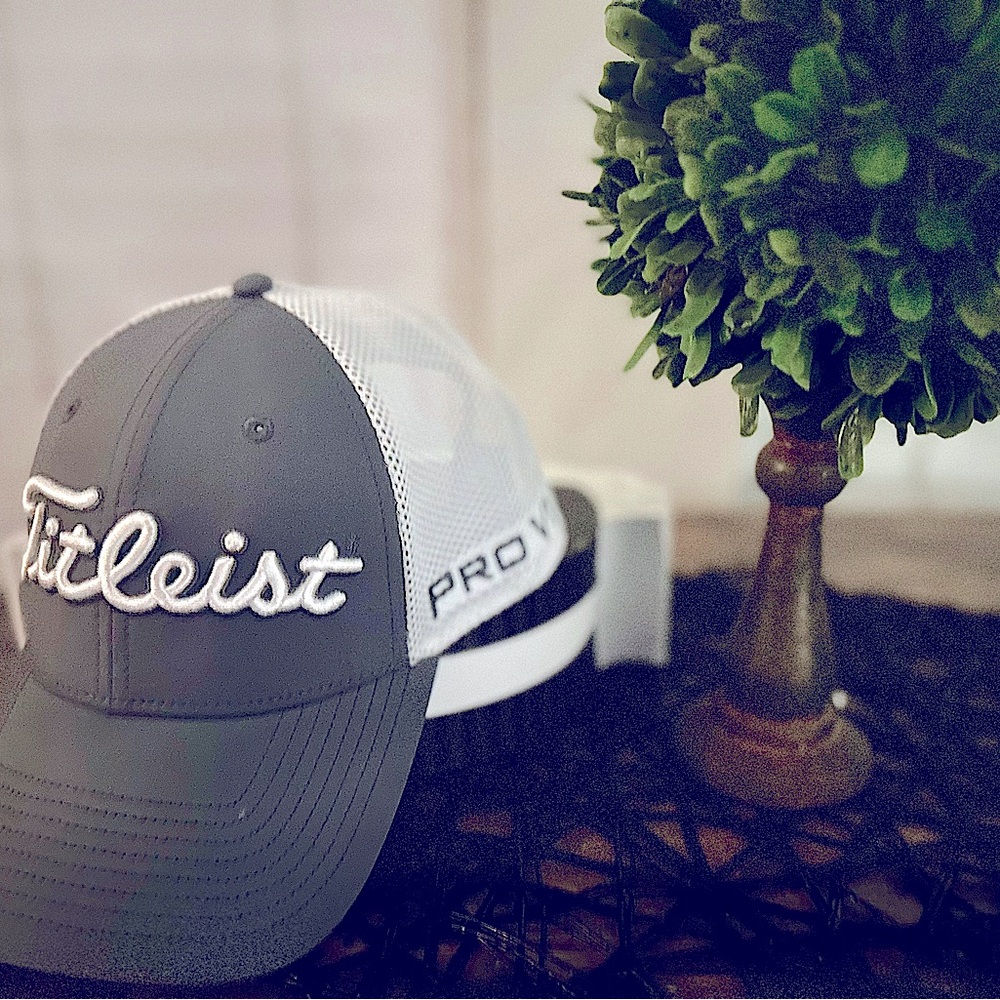 Titleist ProV1 SnapBack